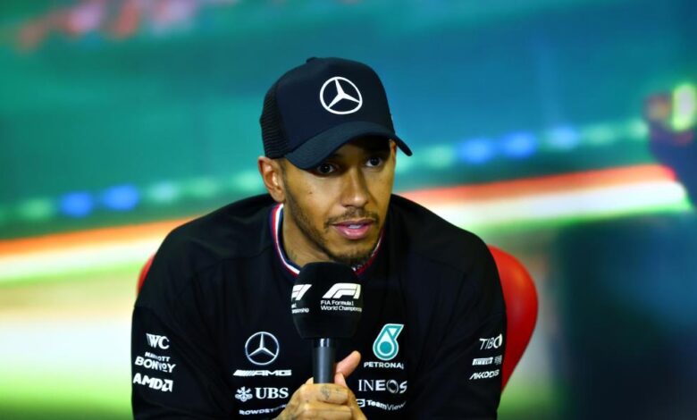 Lewis Hamilton, copropietario de los Denver Broncos de la NFL