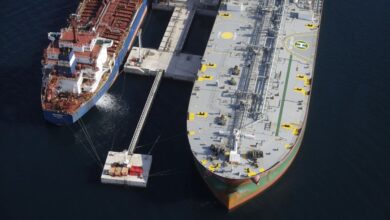 Los armadores griegos se lanzan a transportar petróleo ruso antes de que se apliquen las sanciones europeas