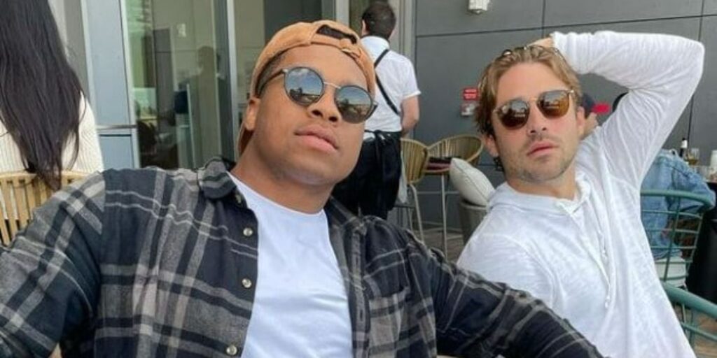 Los fanáticos de Bachelor especulan que Andrew y Greg podrían ser los próximos protagonistas