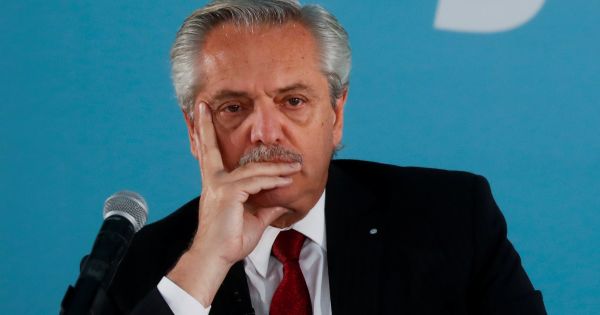 Los insultos delirantes de un dirigente chavista a Alberto Fernández: “Jalabolas y rastrero”