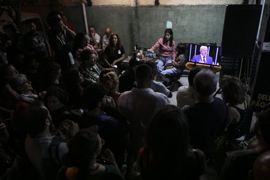 Lula apela a su legado como presidente en la primera entrevista televisada de la campaña