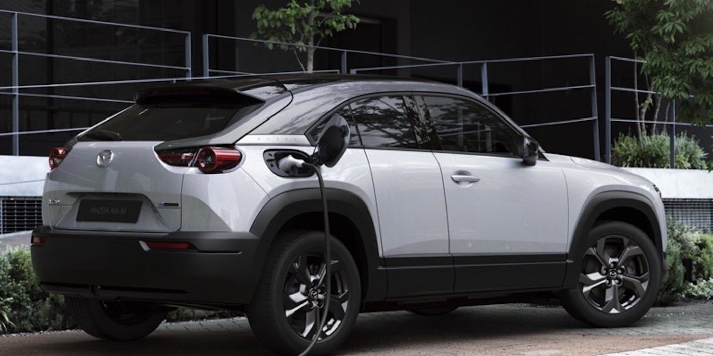 Mazda MX-30 2022: Explicación de las opciones de carga pública y doméstica