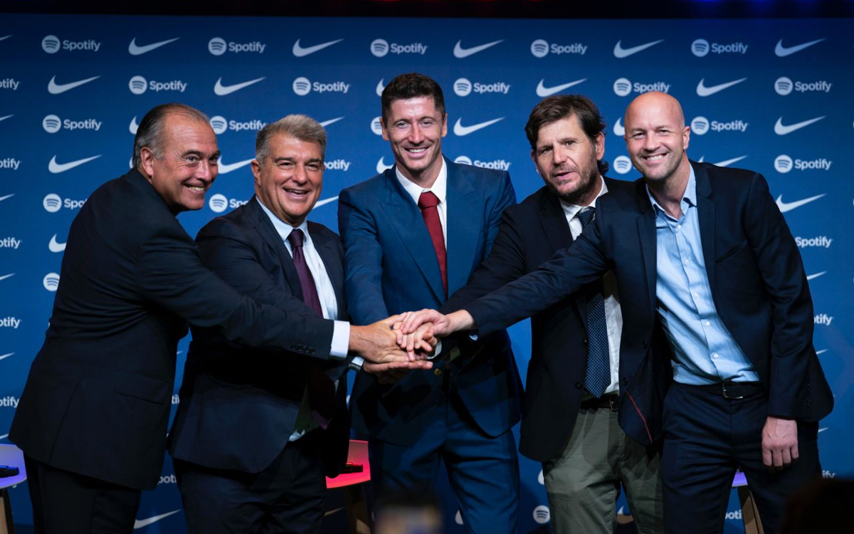 "Mi edad no importa. Es sólo un número", dice Lewandowski en su presentación en el Barça | Video