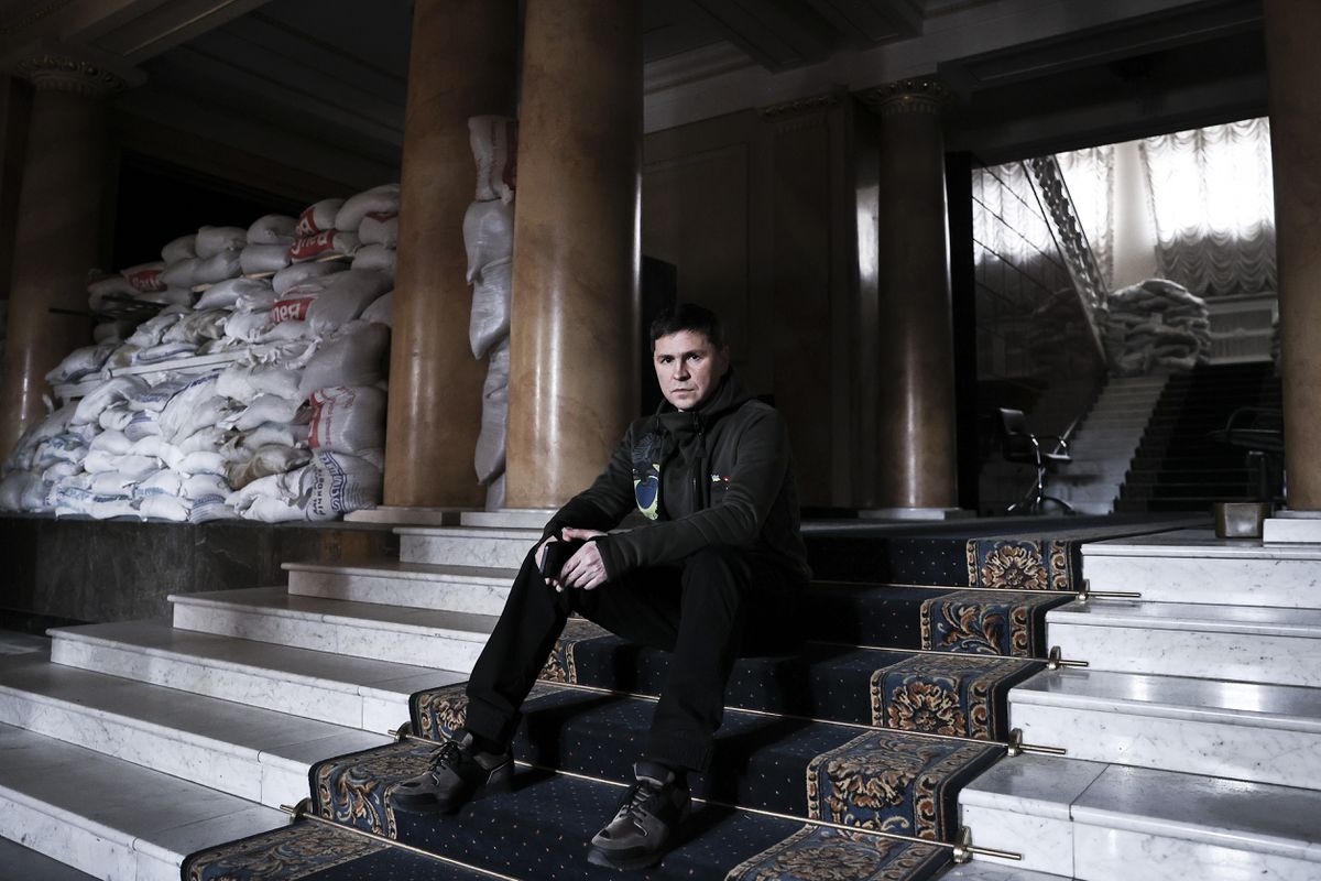 Mijailo Podoliak, asesor del presidente de Ucrania: “Para negociar hay que derrotar a Rusia y que se retire a las fronteras de la independencia”