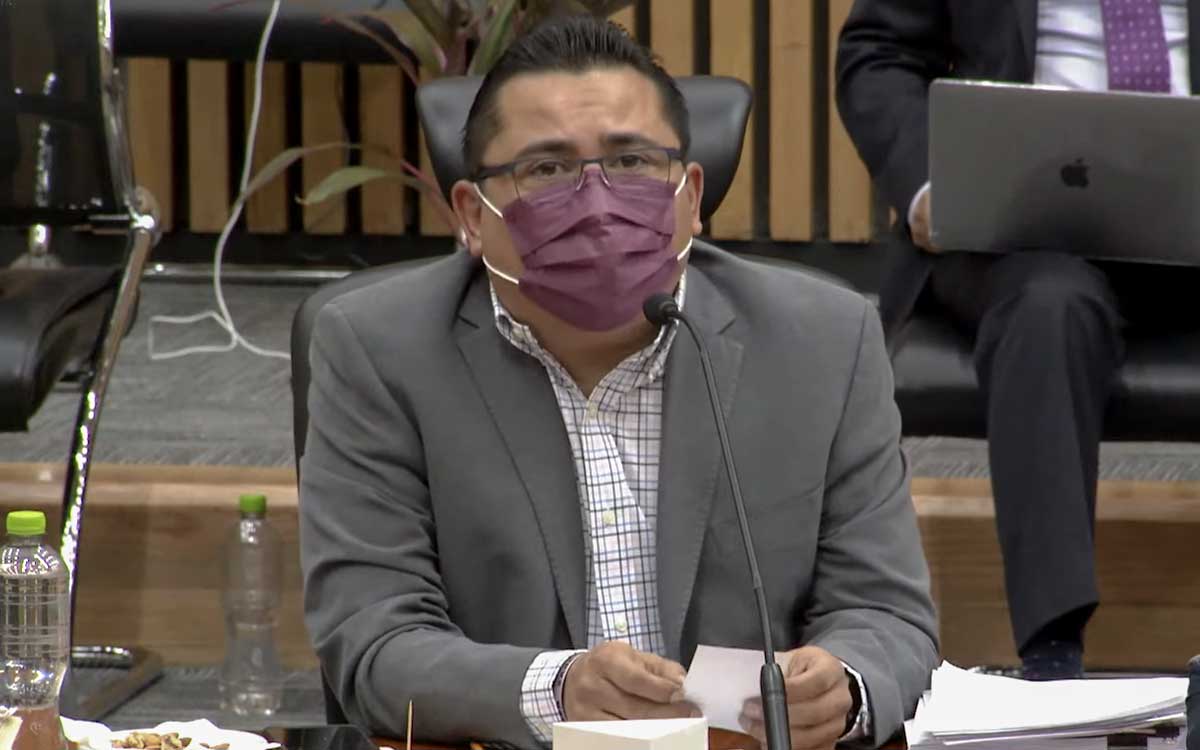 Morena advierte que ‘no le temblará la mano’ para recortar el presupuesto del INE una vez más