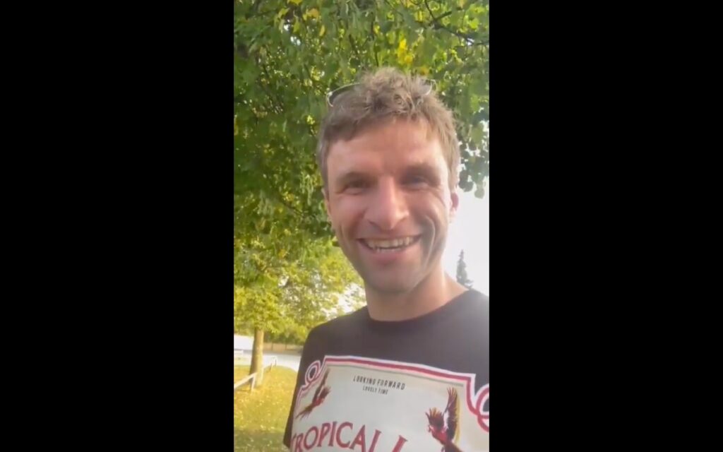 "Mr. Lewangoalski, nos vemos en Munich": Thomas Müller | Video