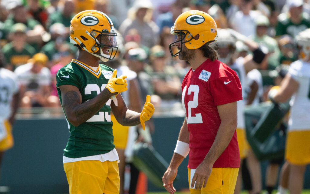 NFL: Aaron Rodgers, mariscal de campo de los Empacadores, arremete contra joven cuerpo de receptores | Video