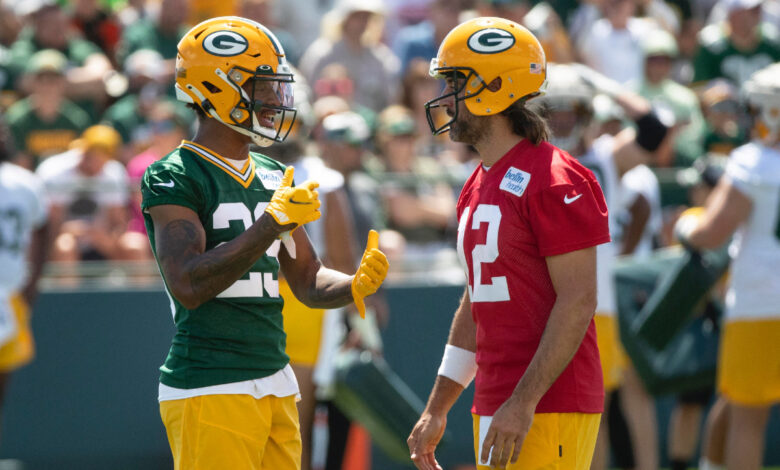 NFL: Aaron Rodgers, mariscal de campo de los Empacadores, arremete contra joven cuerpo de receptores | Video