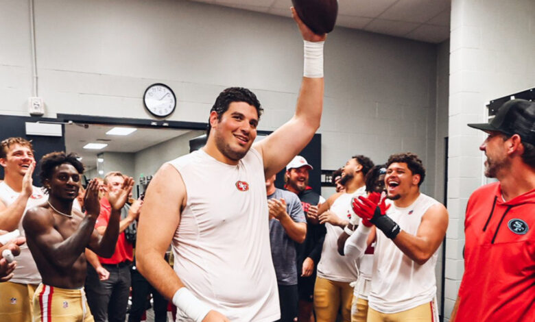 NFL: Alfredo Gutiérrez, tacle mexicano, debuta con San Francisco y recibe balón del partido | Tuit