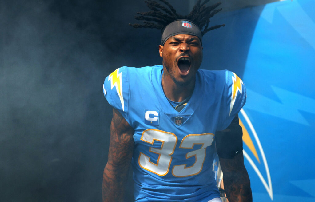 NFL: Derwin James firma el contrato mas grande en la historia para un safety | Video