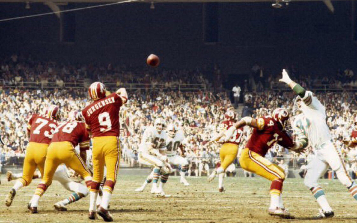NFL: Retiran el 9 de Sonny Jurgensen III, mítico QB de Washington | Video