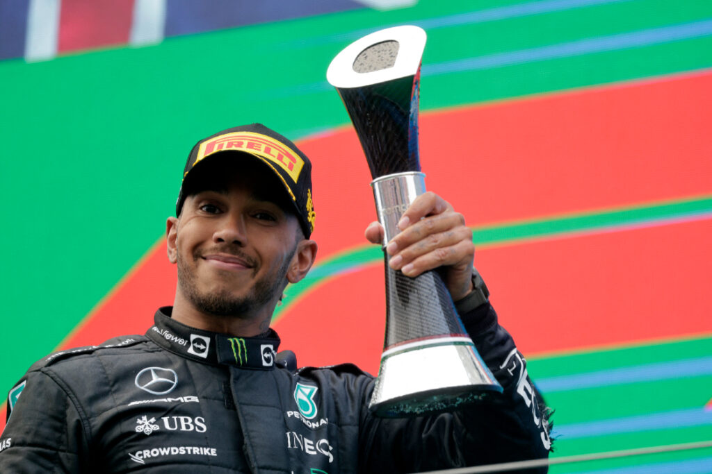"No siento que deba dejar la F1 en un tiempo cercano": Lewis Hamilton | Tuit