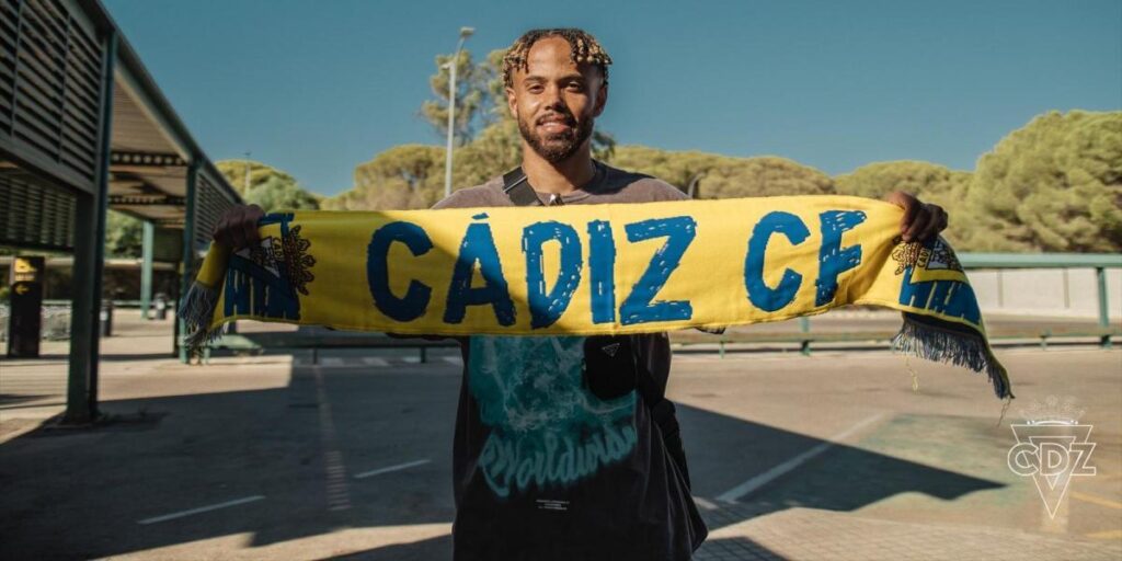 Oficial: El Cádiz firma a Bongonda