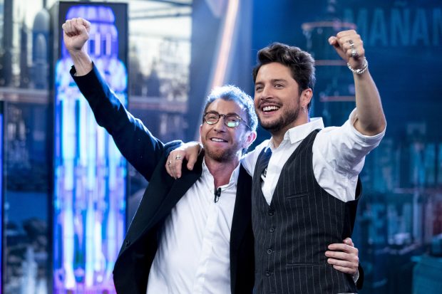 Pablo Motos y Manuel Carrasco en 'El Hormiguero' / Gtres
