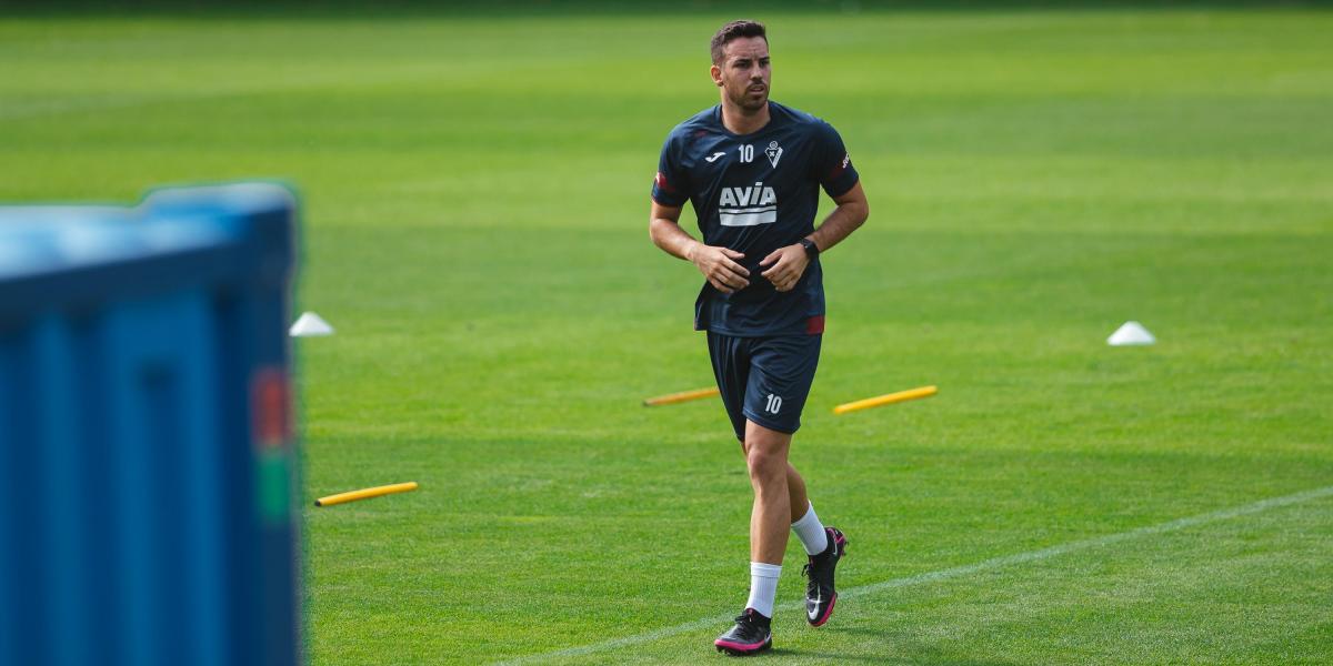 Pendientes de Edu Expósito y de RDT