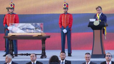 Petro ordena que le lleven la espada de Bolívar, tras el último desaire de Iván Duque