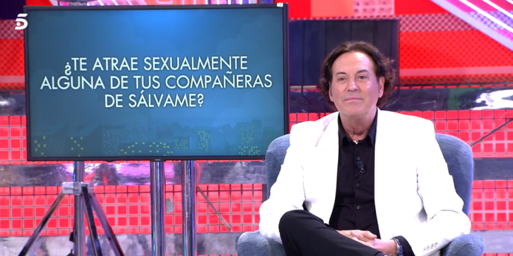 Pipi Estrada revela en el 'Deluxe' que siente atracción por dos colaboradoras de 'Sálvame'