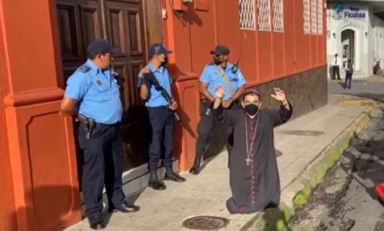 Policía Nacional de Nicaragua ingresa a Diócesis de Matagalpa y traslada al monseñor Álvarez a Managua; le impone 'arresto domiciliario'