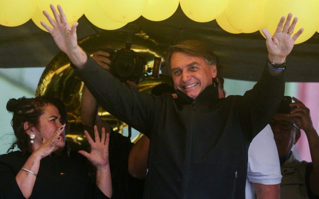 Policía de Brasil pide que se procese a Bolsonaro por desinformar sobre el Covid-19