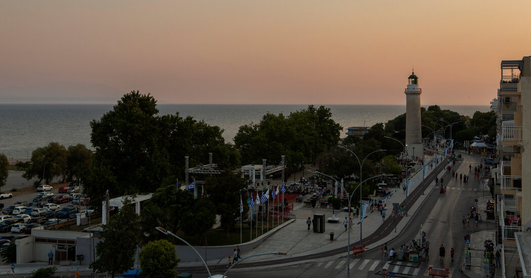 Puerto griego soñoliento se convierte en centro de armas de EE. UU., mientras la guerra de Ucrania remodela la región