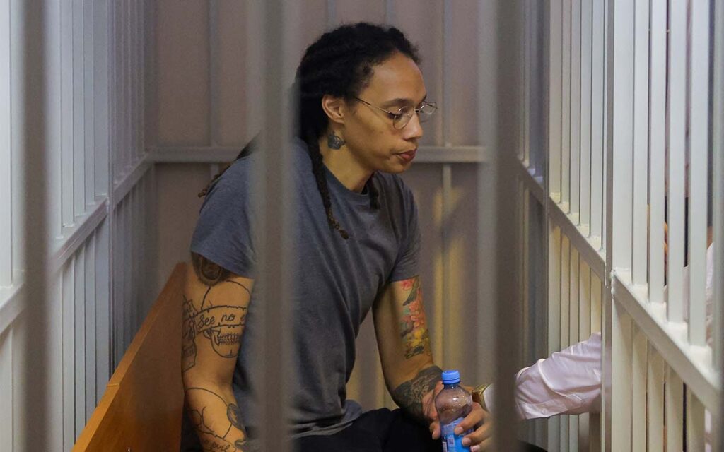 Rusia condena a 9 años de prisión a basquetbolista estadounidense Brittney Griner por llevar aceite de cannabis
