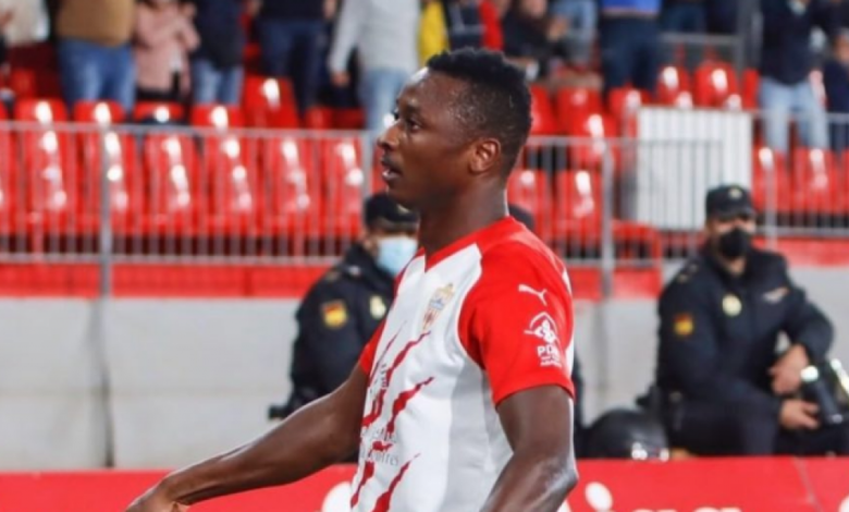Sadiq adelanta al Almería ante el Elche