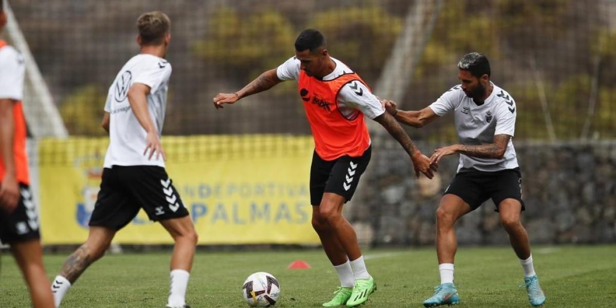 Sandro y Vitolo apuran para el Andorra; Jonathan Viera sigue al margen