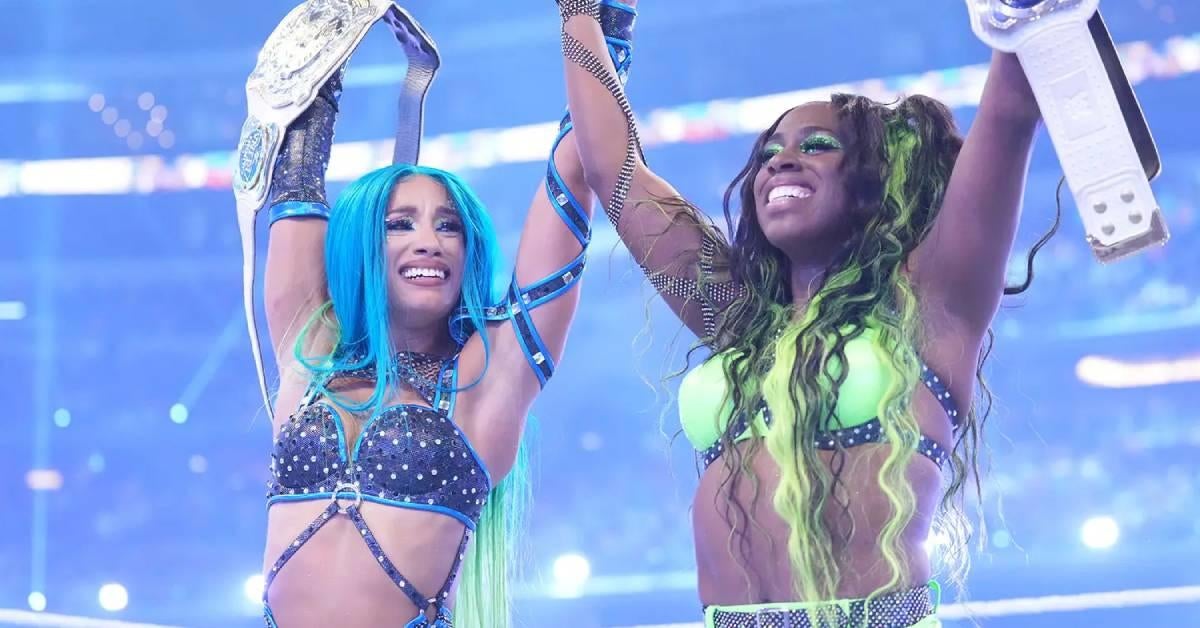 Sasha Banks y Naomi revelan nuevos looks en C2E2