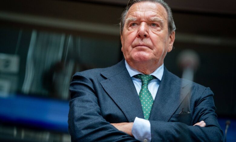 Schröder demanda al Bundestag por recortar sus privilegios como excanciller en respuesta a su cercanía con el Kremlin