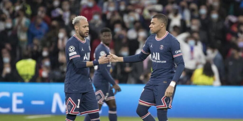 Sergio Ramos intercede entre Neymar y Mbappé