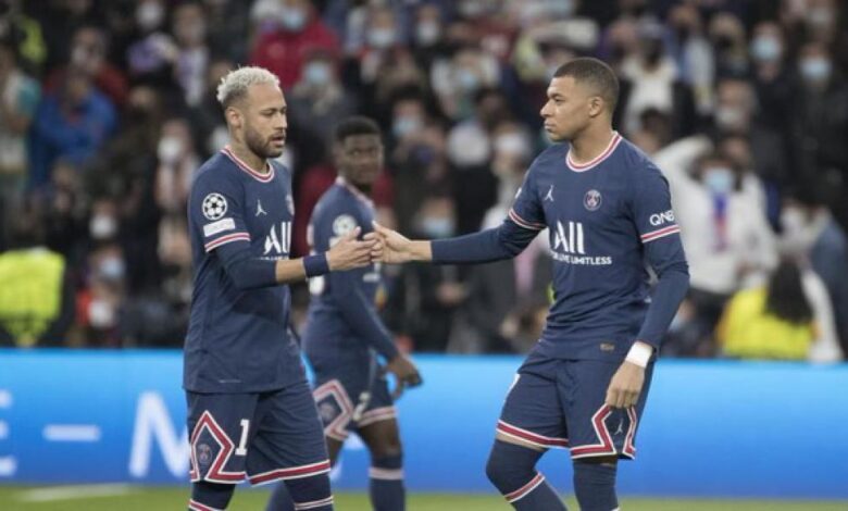 Sergio Ramos intercede entre Neymar y Mbappé