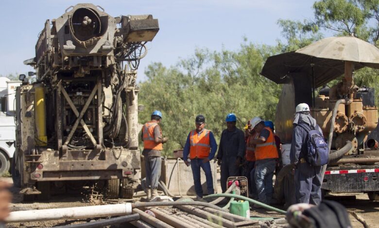 Sobrevivientes al colapso del pozo en Coahuila no fueron rescatados... los expulsó el agua