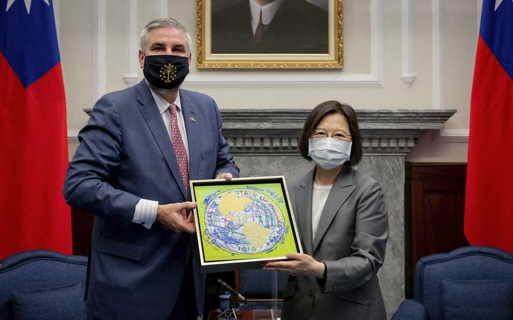 Taiwán recibe a otra delegación estadounidense en plena escalada de tensiones con China