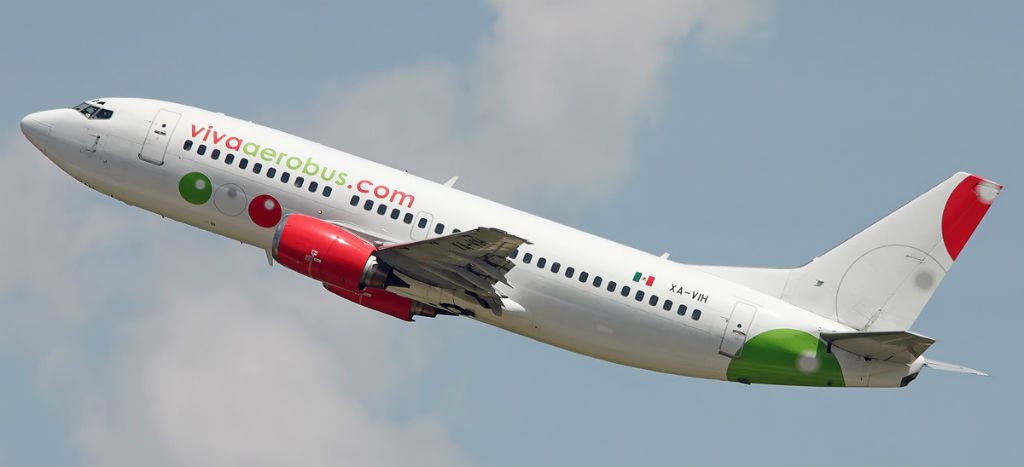 Terror en las alturas: se incendia motor de avión de Viva Aerobus en pleno vuelo | Video