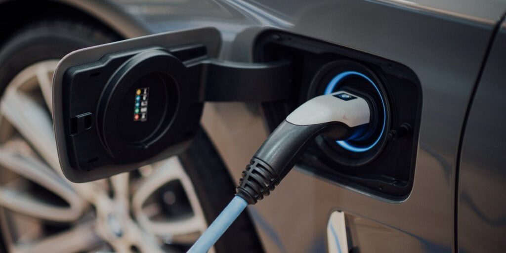 Tesla permitirá que las empresas cobren por los cargadores de destino