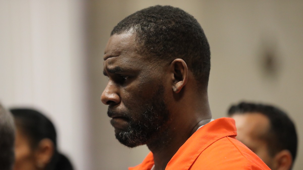 Testigo clave en caso contra R. Kelly afirma que había mentido en el juicio del cantante en 2008