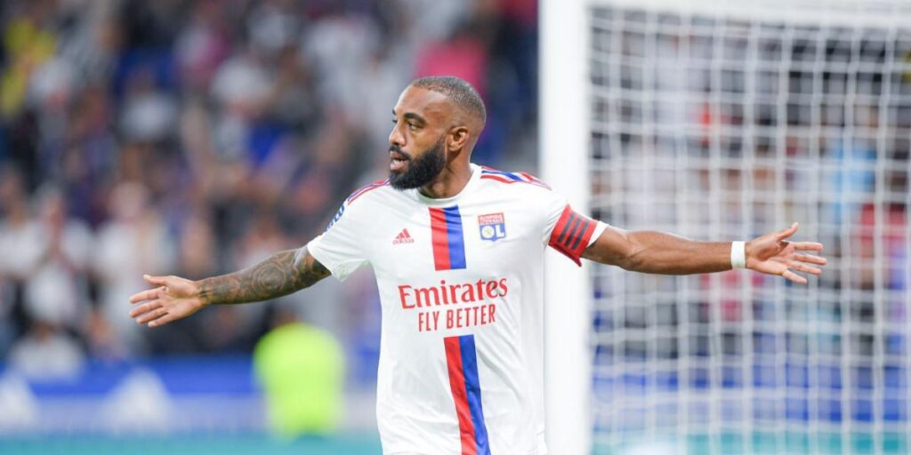 Teté se exhibe y el Lyon se ensaña con el Troyes