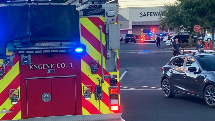 Tres muertos, incluido el sospechoso, tras un tiroteo desatado en un supermercado de Oregon, informó la policía