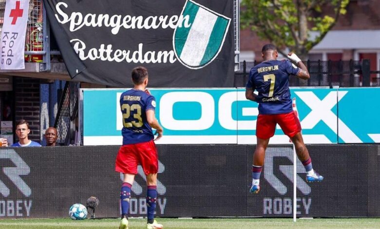Triunfo austero del Ajax para seguir líder