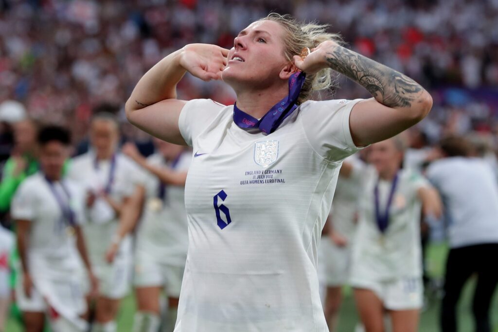 UEFA confirma investigaciones policiales por contenido ofensivo en redes durante la EURO femenil 2022 | Tuit