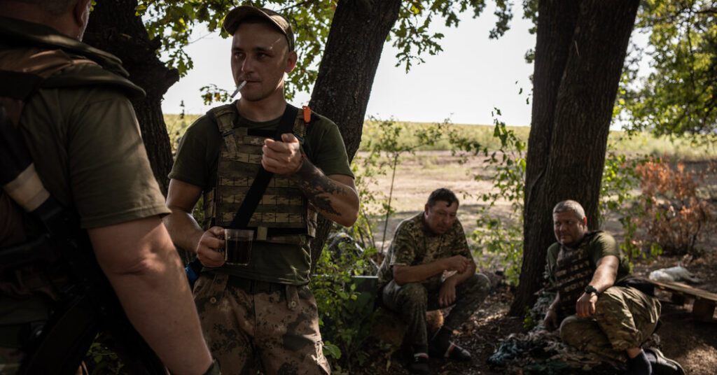Ucrania anuncia ofensiva en Kherson, mientras los inspectores se dirigen a la planta nuclear