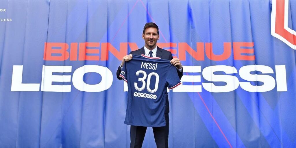 Un año del debut de Messi con el PSG