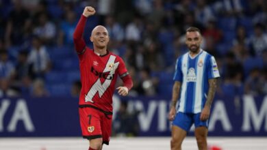 Un golazo de Isi avanza al Rayo ante el Espanyol