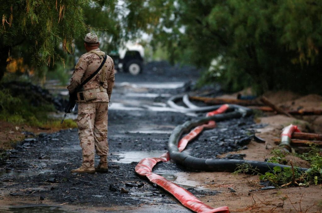Un nuevo colapso en la mina de Coahuila echa por tierra 13 días de trabajos de rescate