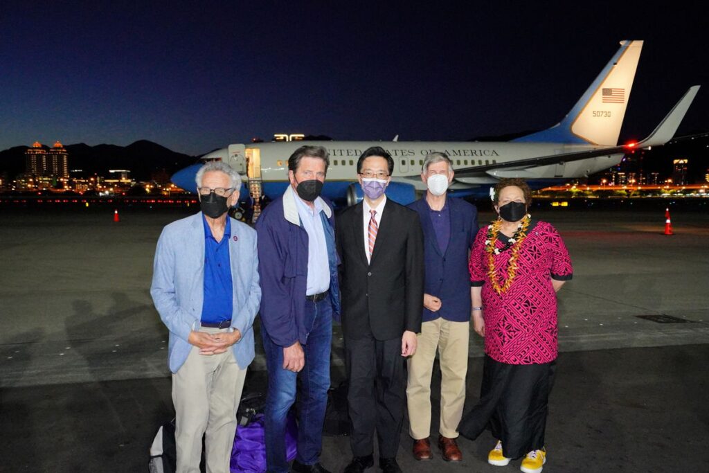 Una delegación de congresistas estadounidenses viaja a Taiwán en medio de las tensiones con China