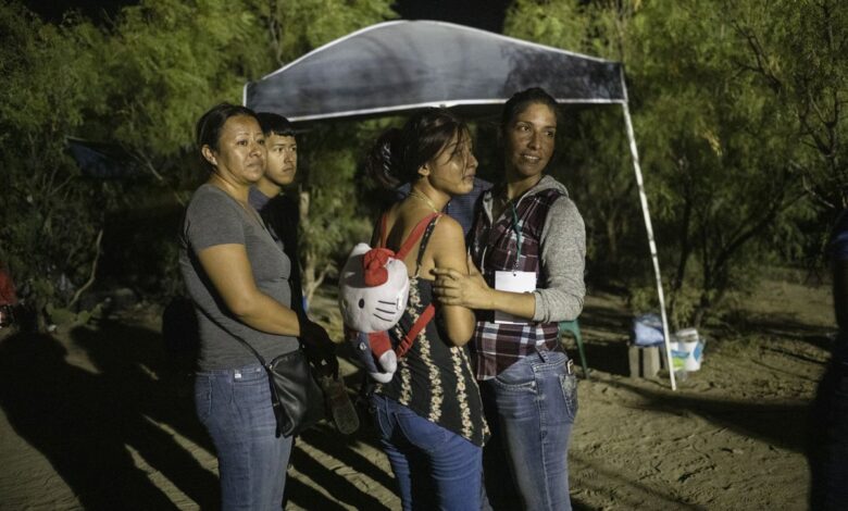 Una noche de angustia a las puertas del pozo de Coahuila: ni rastro de los 10 mineros atrapados