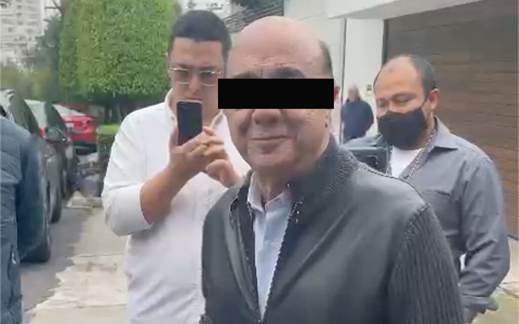 "Usted está cumpliendo con su chamba"; Esto dijo Murillo Karam al ser detenido | Video