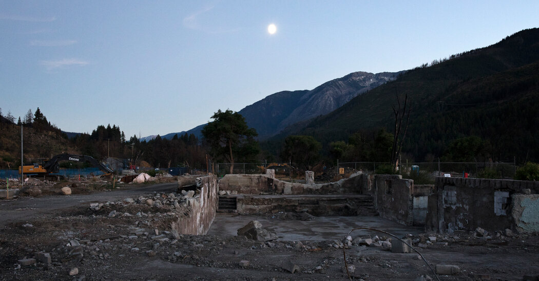 Vancouver se mueve para demandar a las grandes petroleras después de incendios mortales e inundaciones desastrosas