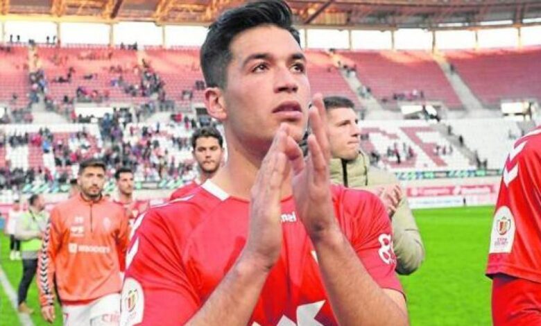 Víctor Meseguer firma por cinco temporadas