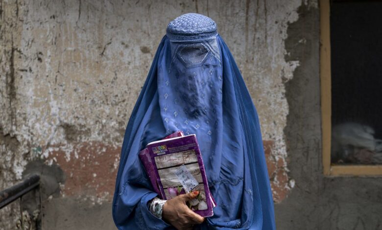Vídeo | El día a día de las mujeres en Afganistán tras el regreso de los talibanes